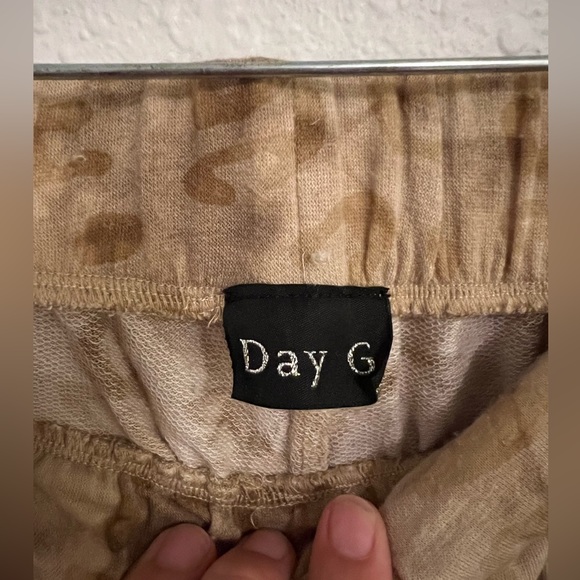 Lightweight Boutique Joggers - Picture 2 of 3